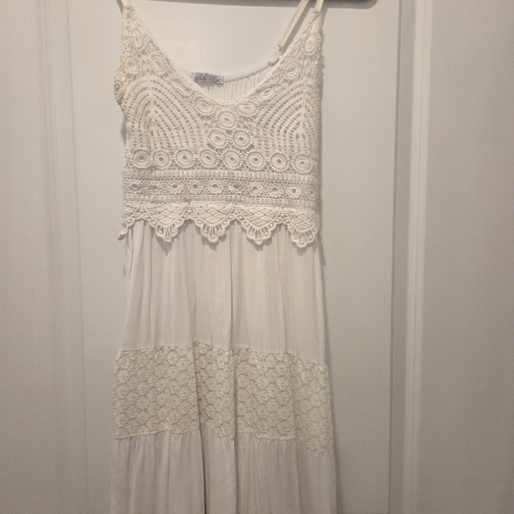 Elegant White Lace Dress